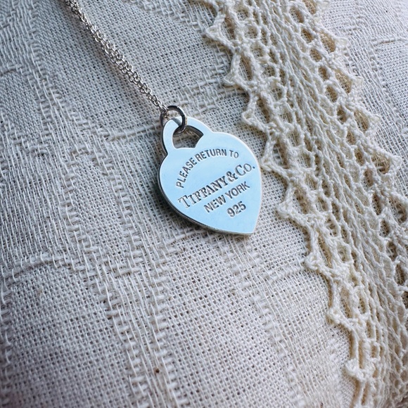 Tiffany & Co. SMALL RTT Blue Enamel Double Heart Necklace in Silver - Picture 6 of 10